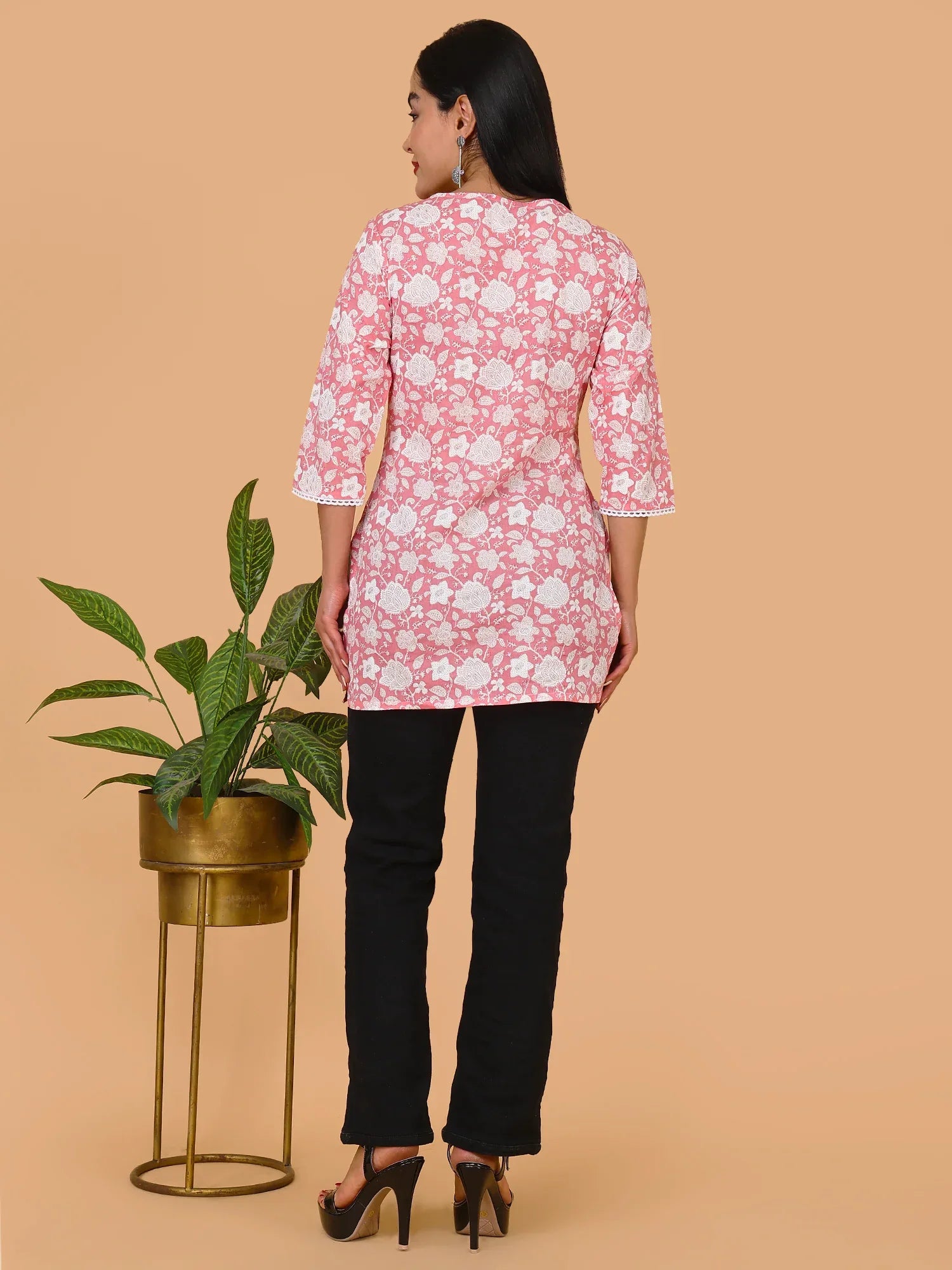 Sufiana Pink Floral Print Cotton Short Kurti for Women - Sufiana